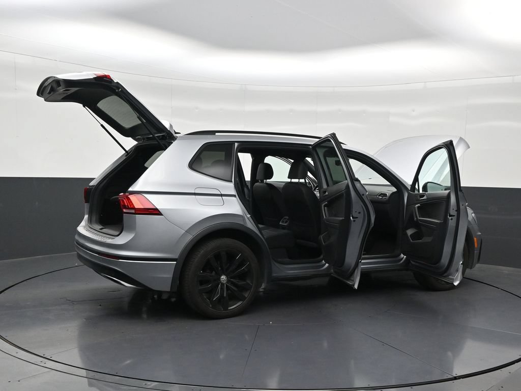 Used 2021 Volkswagen Tiguan SE R-Line FWD image 31
