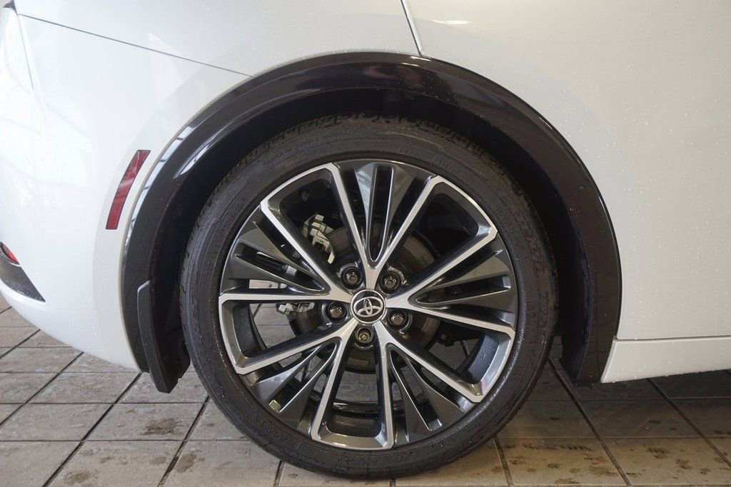 Used 2024 Toyota Prius XLE image 29