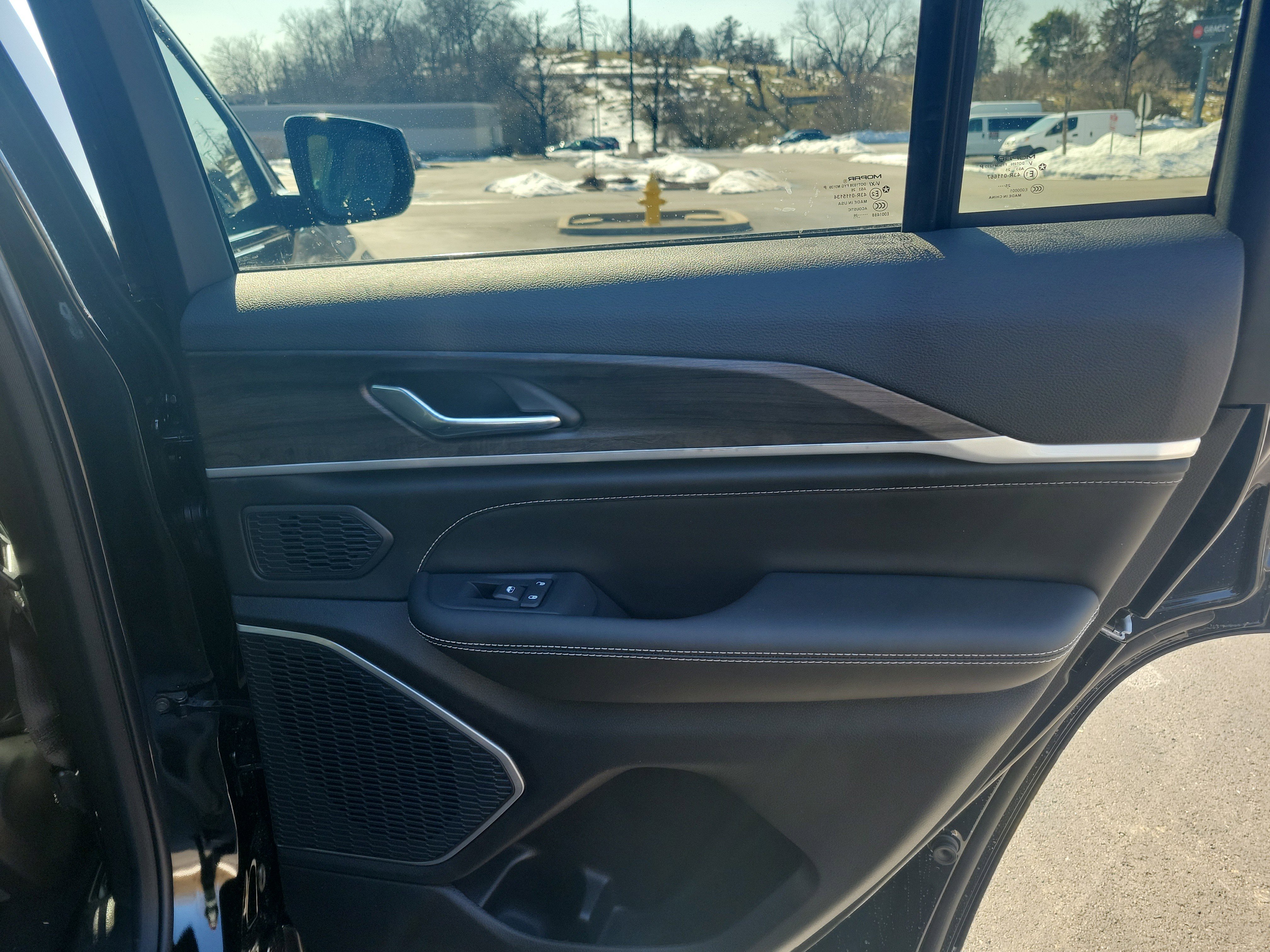 New 2026 Jeep Grand Cherokee Limited Reserve image 31