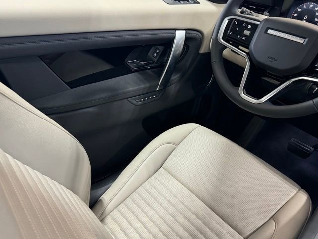 New 2024 Land Rover Discovery Sport S image 26