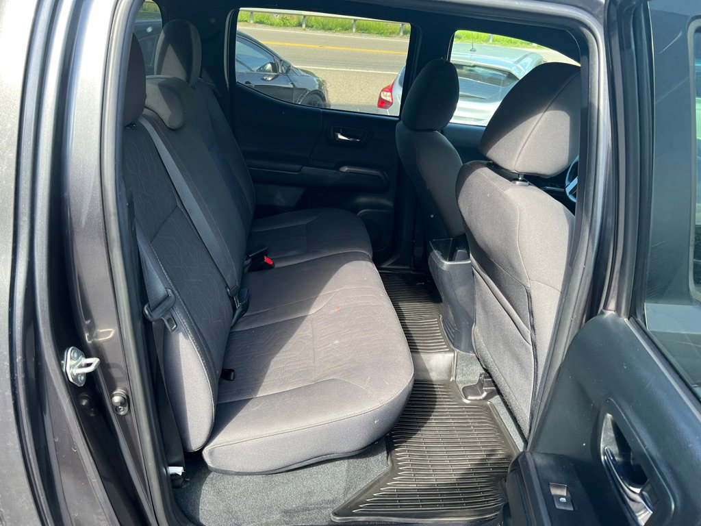 Used 2017 Toyota Tacoma TRD Off-Road image 65