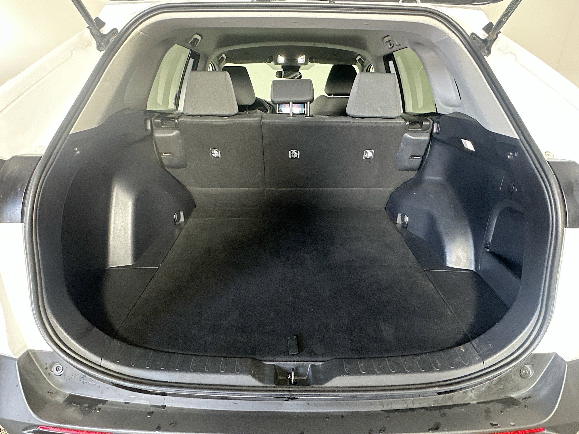 Used 2025 Toyota RAV4 XLE AWD/4WD image 29