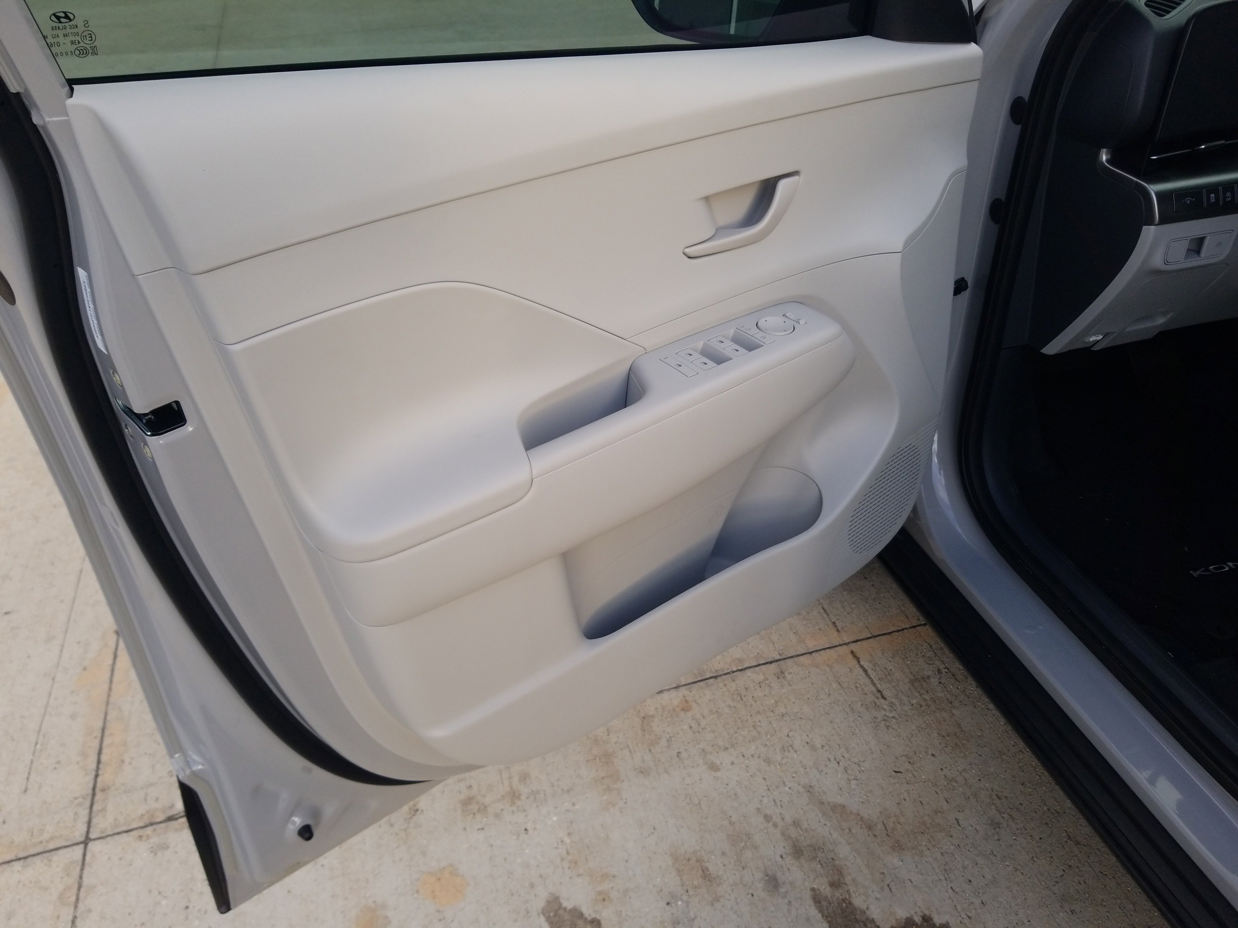 New 2026 Hyundai Kona SE image 9