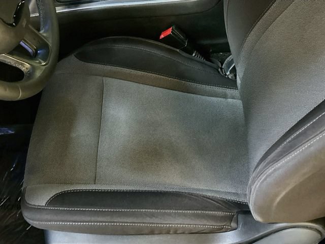 Used 2015 Dodge Challenger SXT RWD image 18