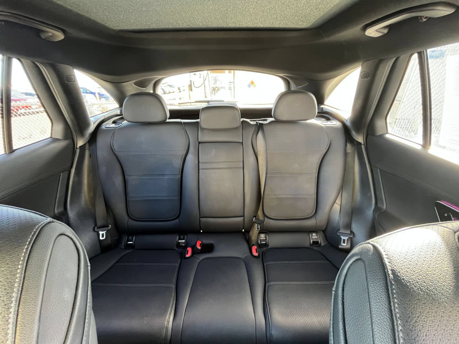 Used 2024 Mercedes-Benz GLC 300 image 35