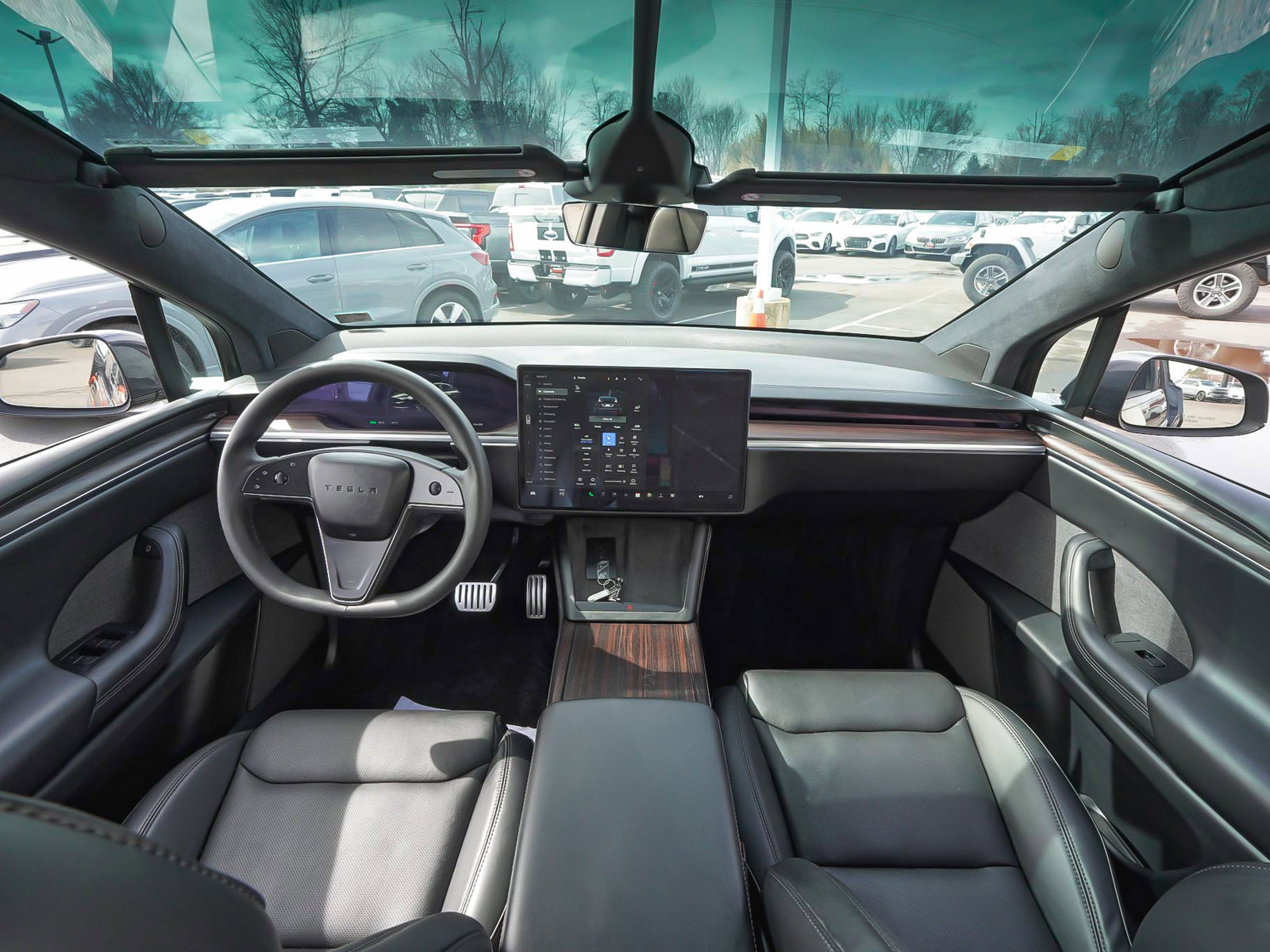 Used 2024 Tesla Model X image 34