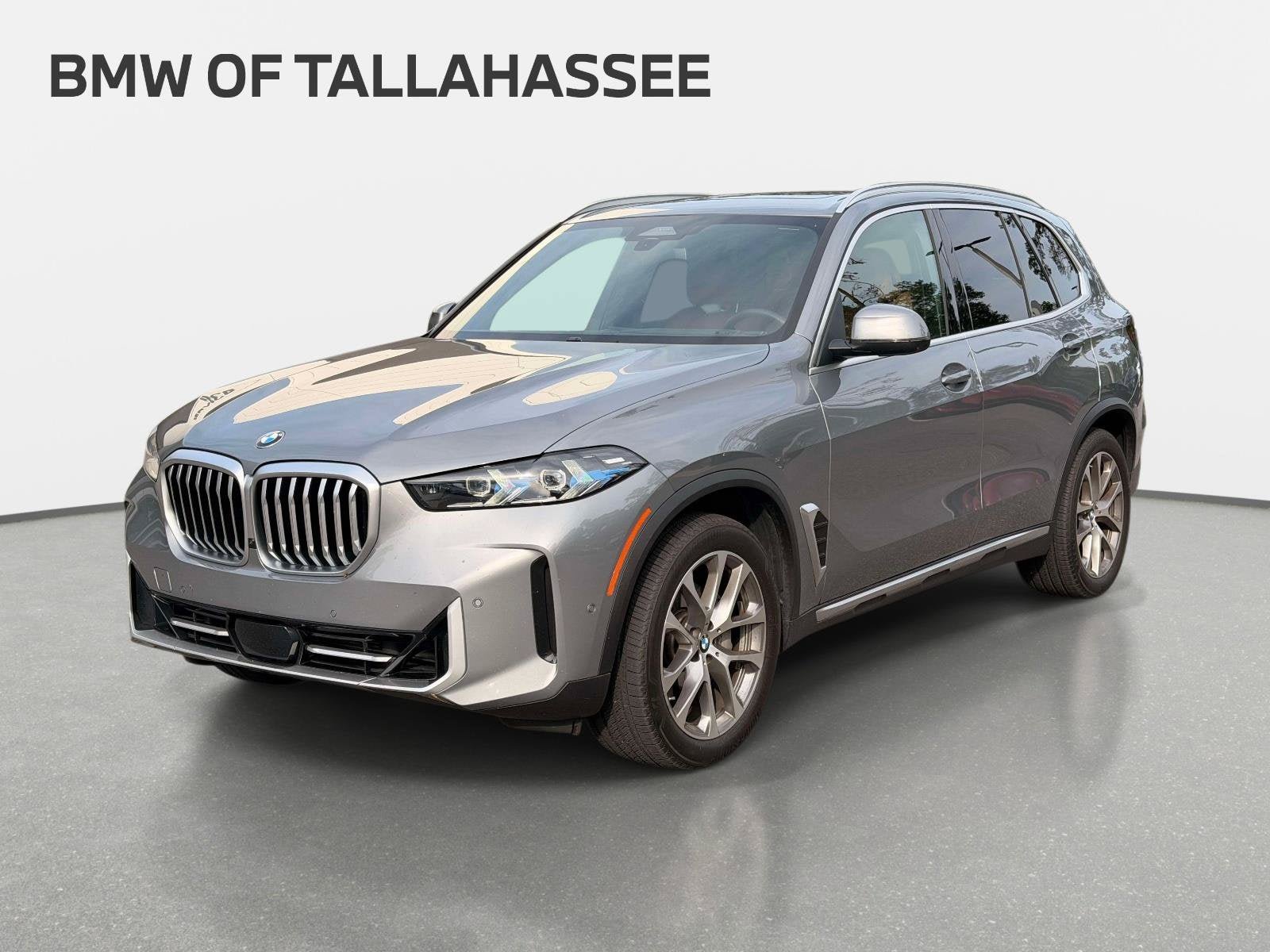 Used 2025 BMW X5 xDrive40i w/ Parking Assistance Package AWD/4WD image 1