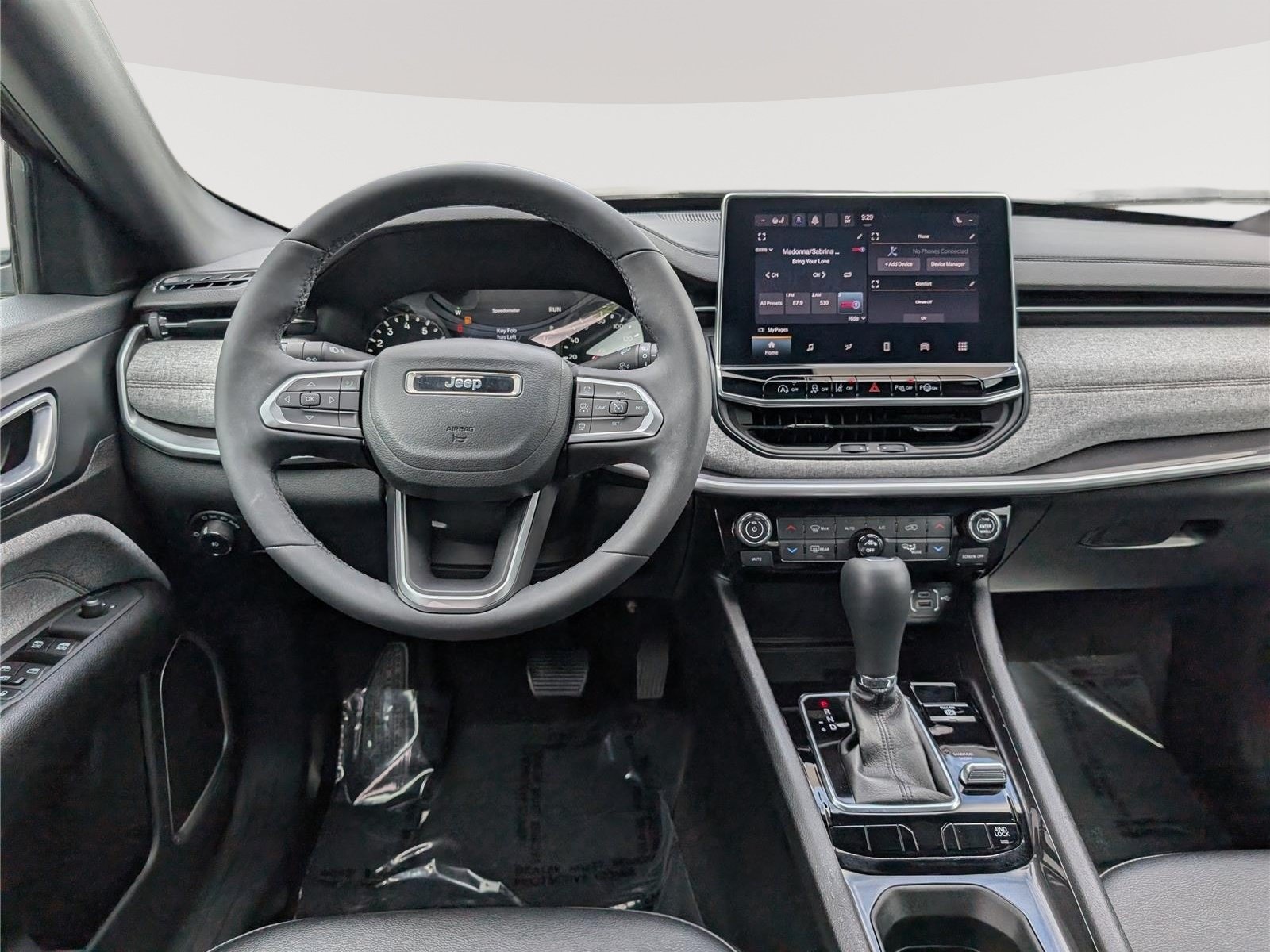 Used 2024 Jeep Compass Latitude AWD/4WD image 17
