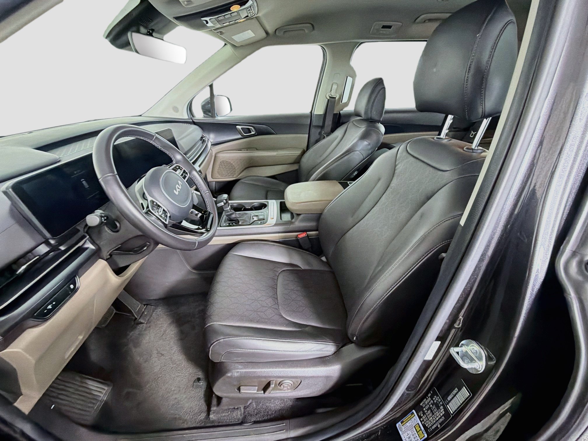 Used 2026 Kia Carnival FWD image 13