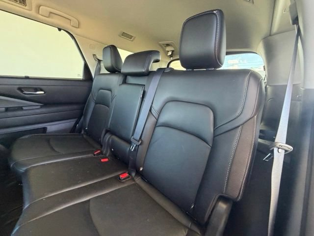 Used 2023 Nissan Pathfinder SL AWD/4WD image 23