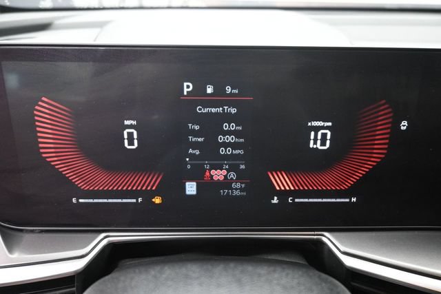 Used 2024 Kia Sorento LX FWD image 12