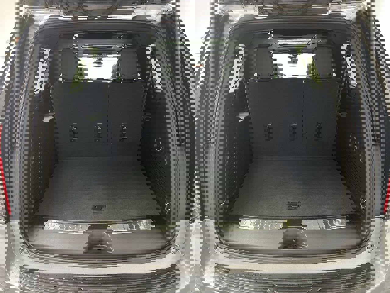 Certified 2024 Chevrolet Suburban RST w/ Luxury Package image 35