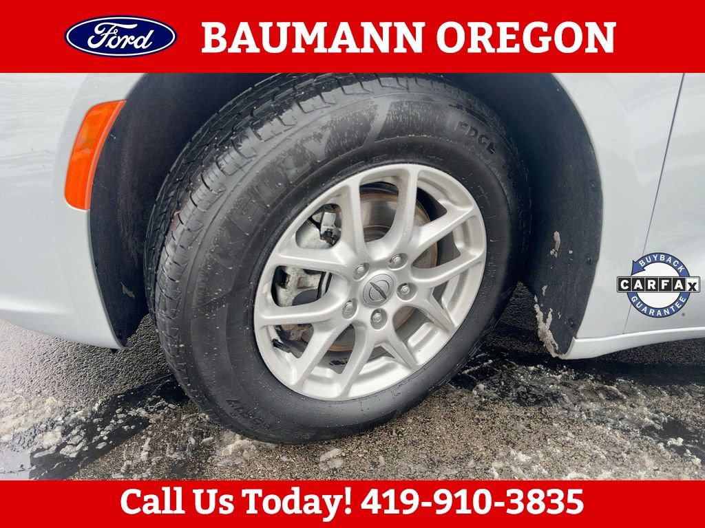 Used 2024 Chrysler Pacifica Touring-L FWD image 27