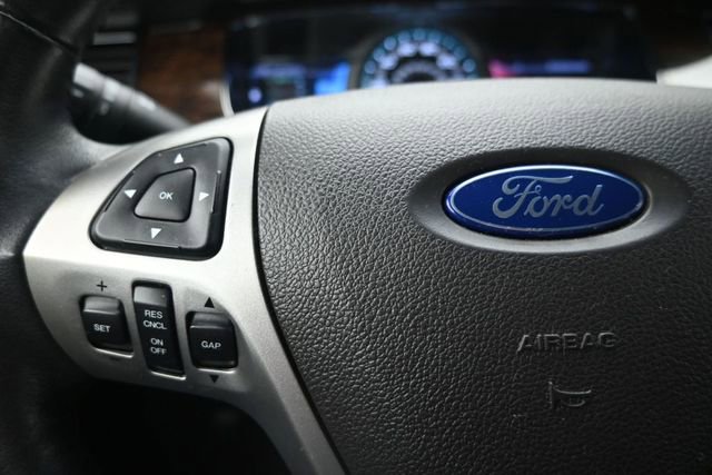 Used 2013 Ford Taurus Limited FWD image 25