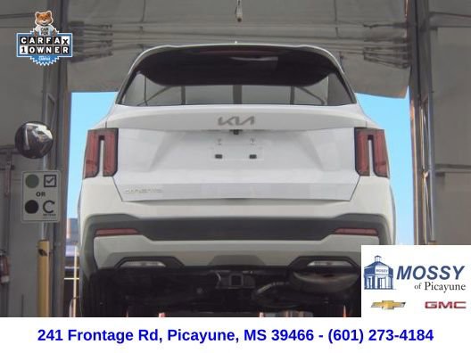 Used 2025 Kia Sorento LX image 8