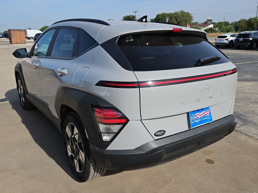 Used 2025 Hyundai Kona SEL FWD image 8