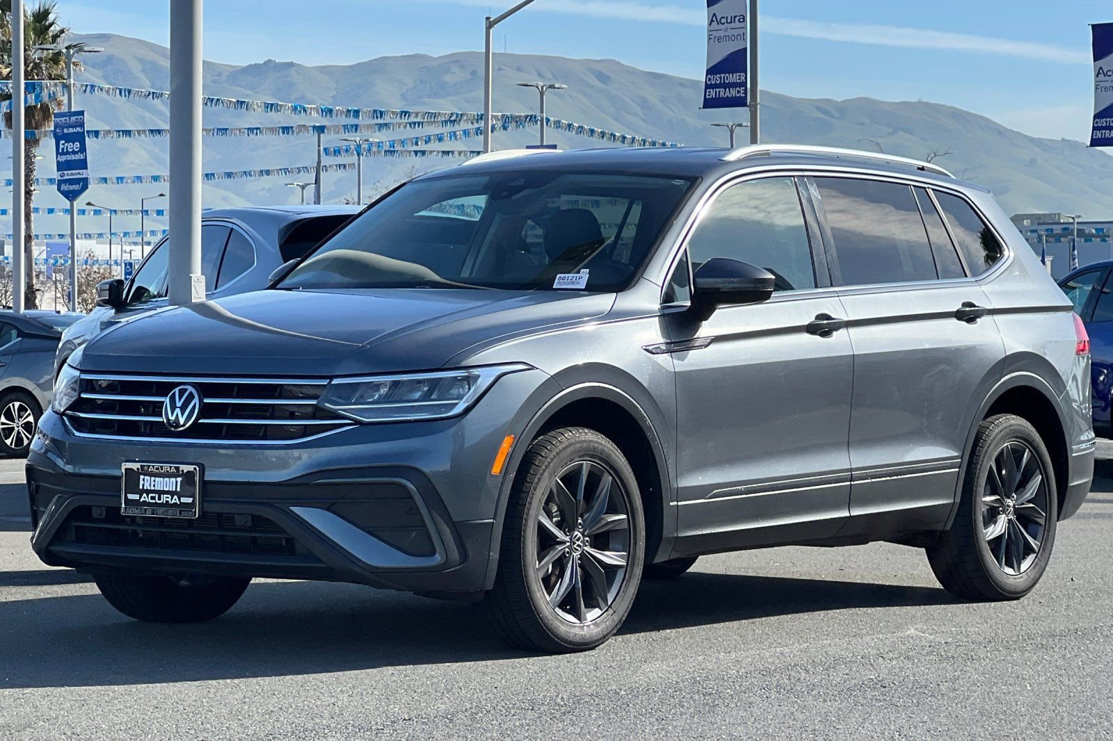 Used 2022 Volkswagen Tiguan SE image 8