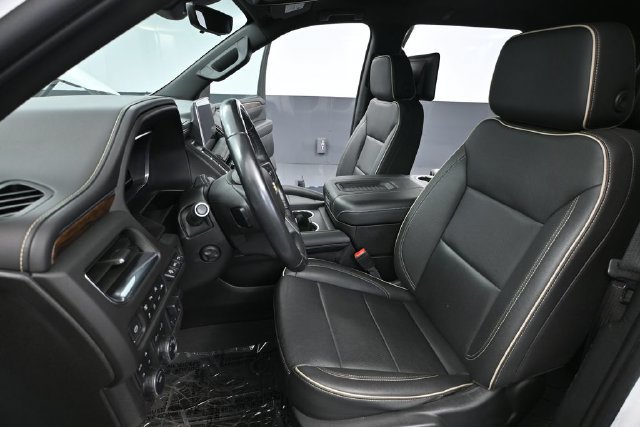 Used 2023 Chevrolet Tahoe Premier w/ Advanced Technology Package AWD/4WD image 19