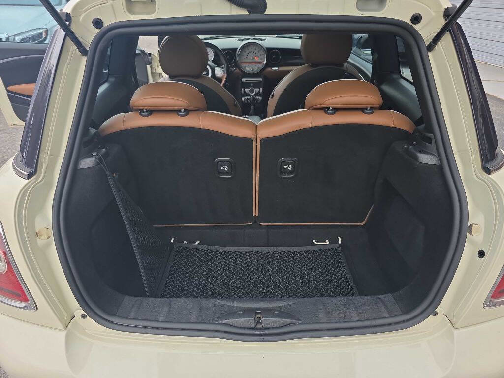 Used 2010 MINI Cooper Hardtop image 21