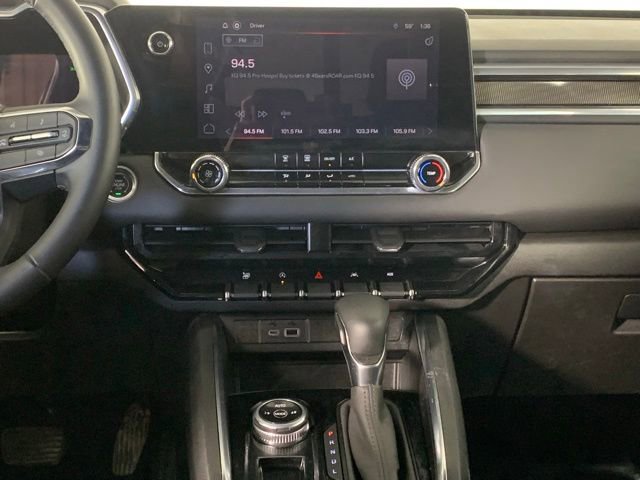 Used 2025 GMC Canyon Elevation image 12