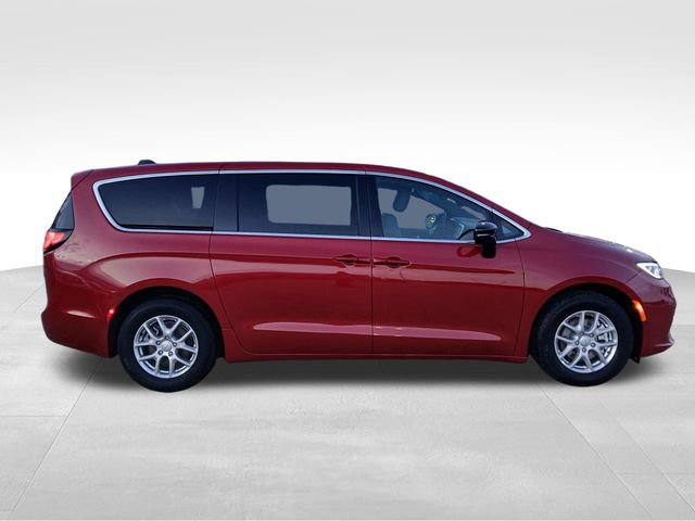 New 2026 Chrysler Pacifica Select FWD image 6