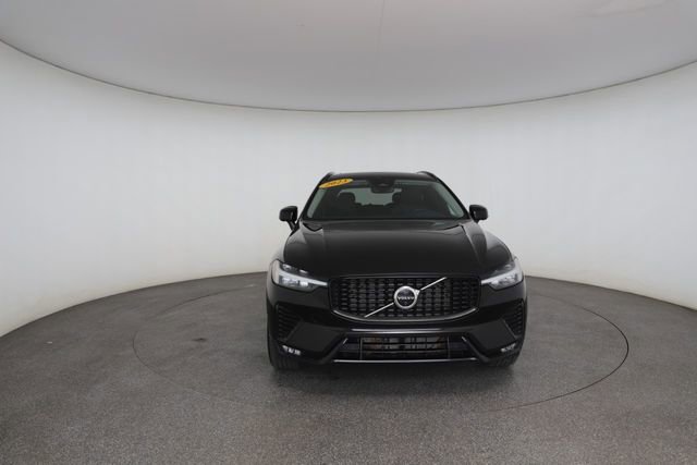 Used 2023 Volvo XC60 B5 Plus image 31