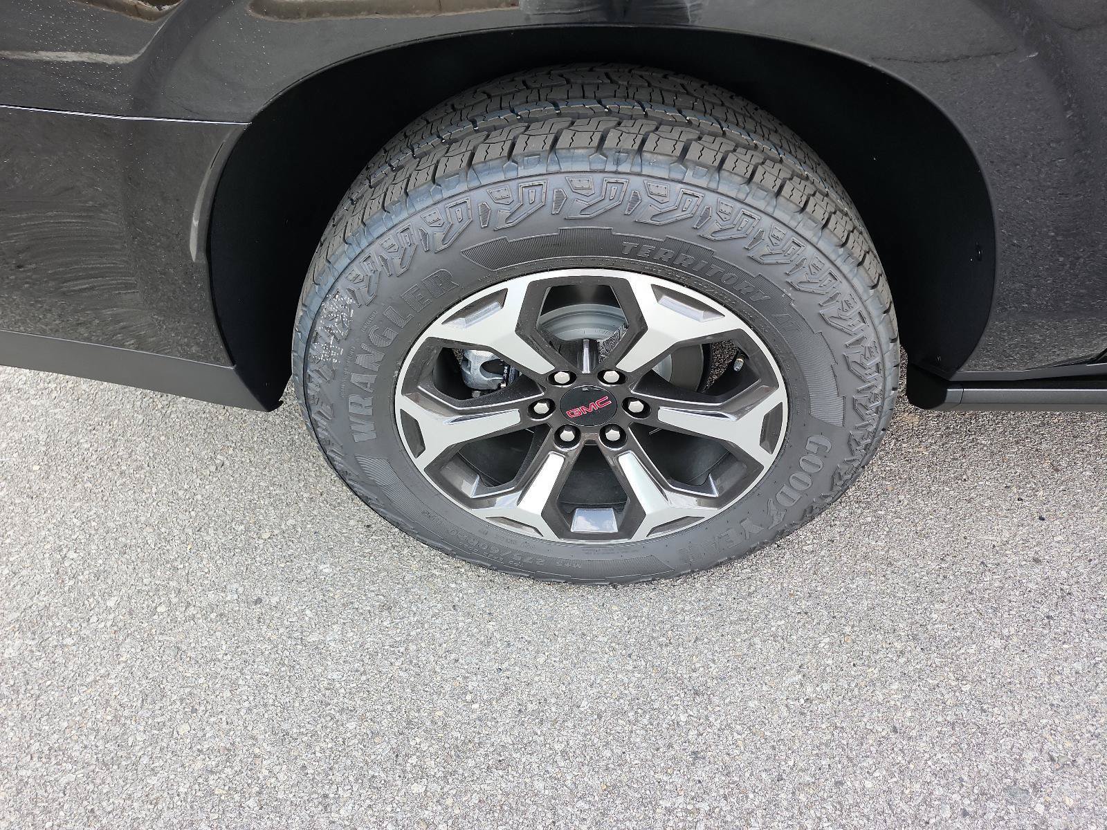 New 2026 GMC Yukon XL AT4 Ultimate AWD/4WD image 5