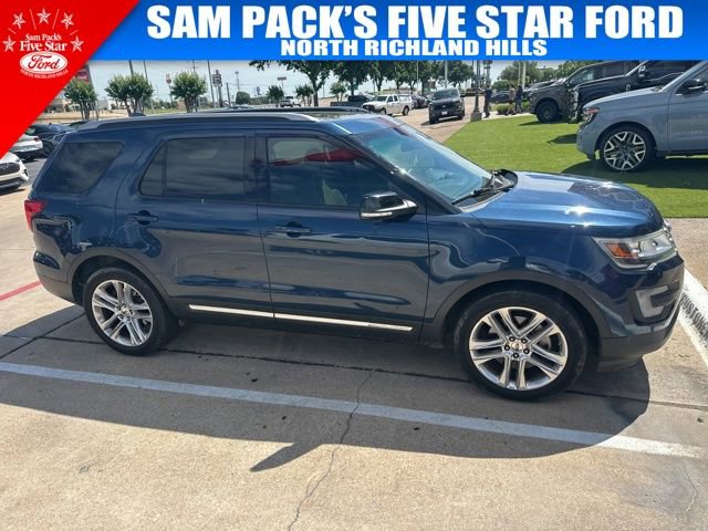 Used 2016 Ford Explorer XLT w/ Equipment Group 202A FWD image 4