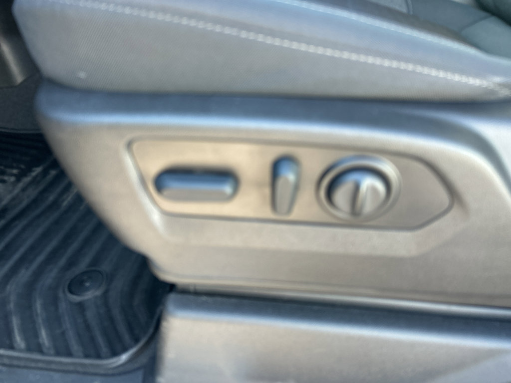 Used 2022 Chevrolet Silverado 1500 LT w/ Safety Package image 19