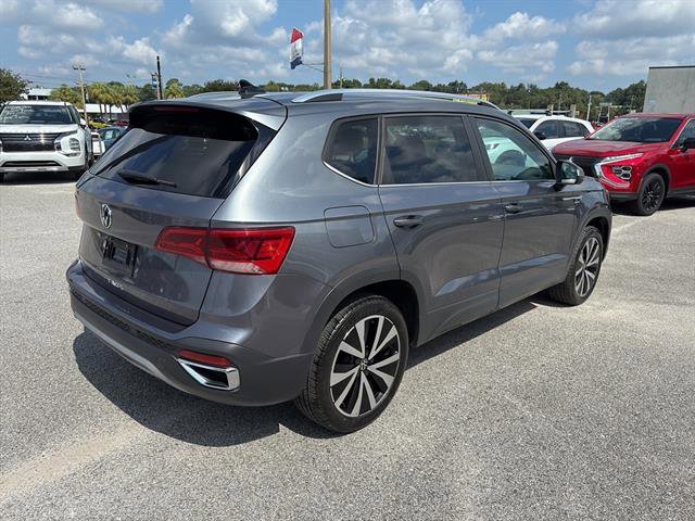 Certified 2023 Volkswagen Taos SE image 5