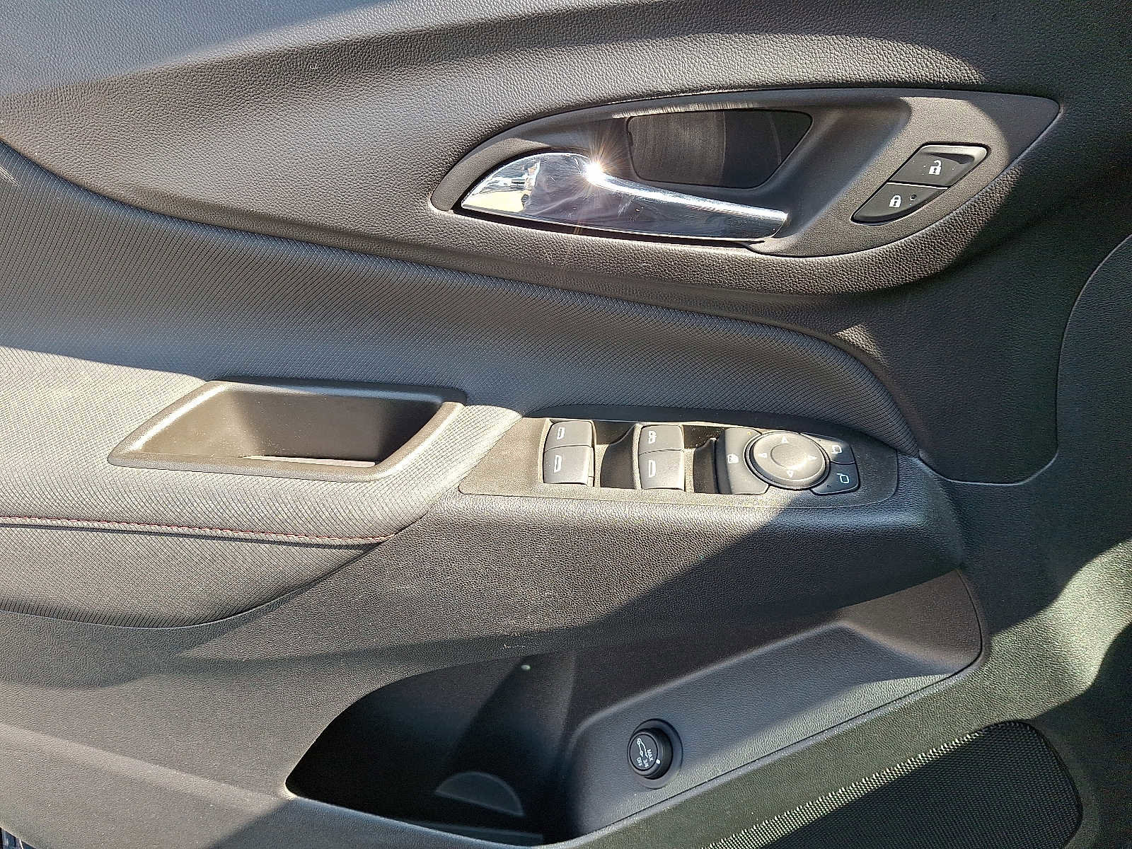 Certified 2023 Chevrolet Equinox RS w/ LPO, Floor Liner Package image 13