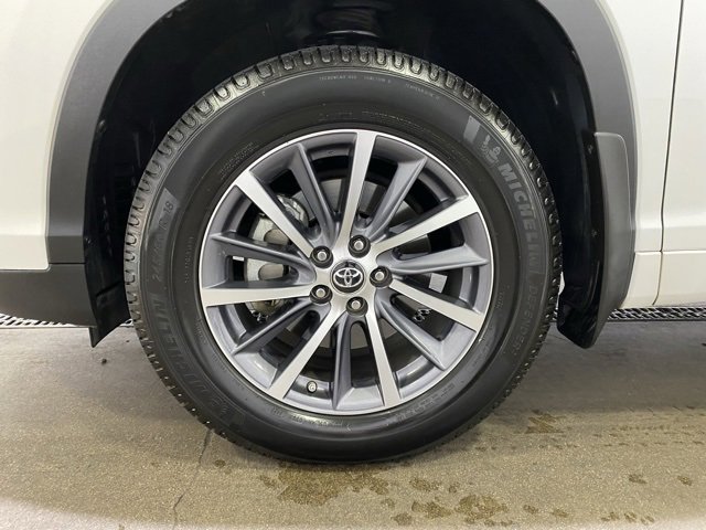Certified 2017 Toyota Highlander XLE image 27
