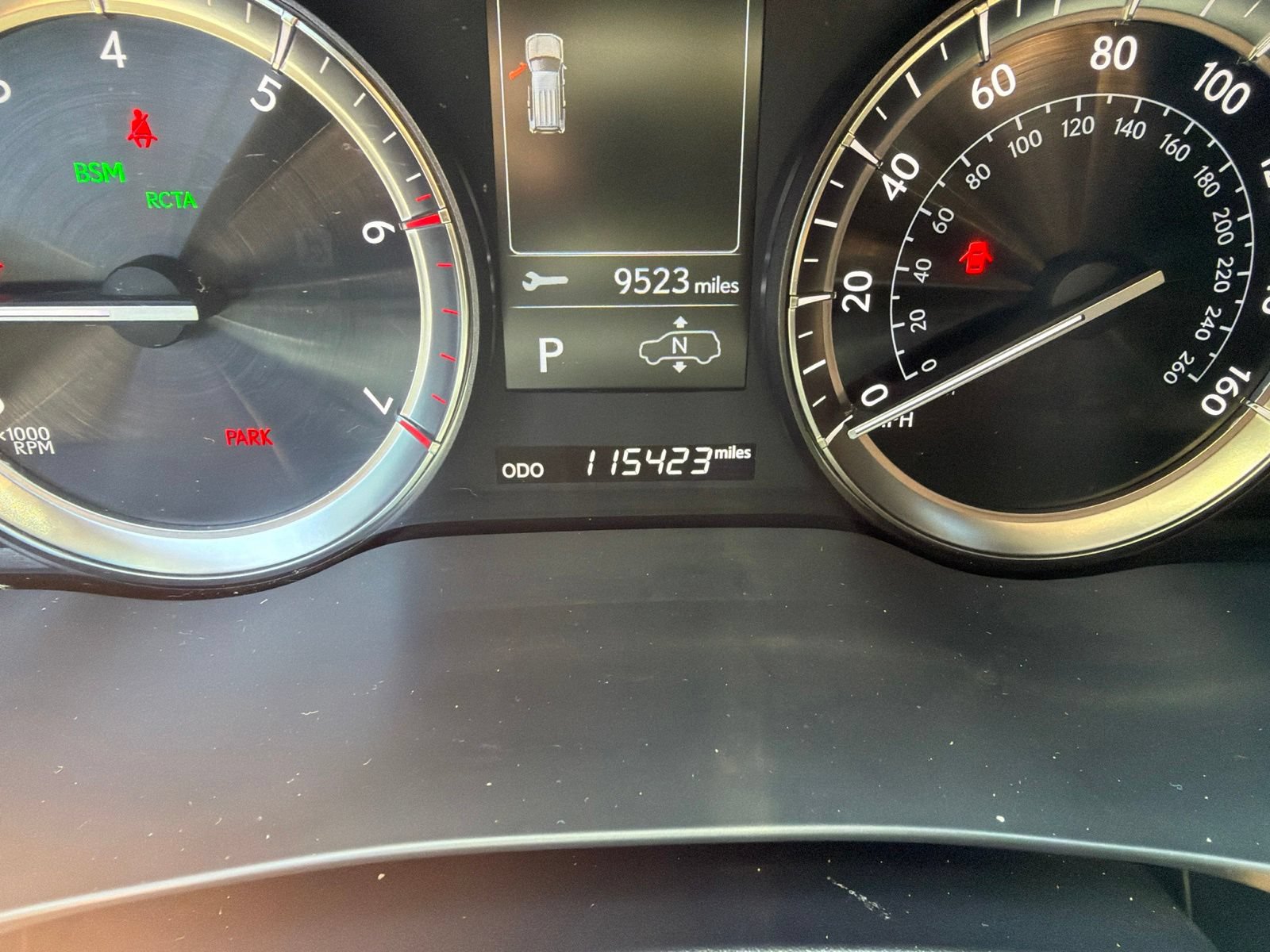 Used 2016 Lexus LX 570 4WD w/ Luxury Package image 12