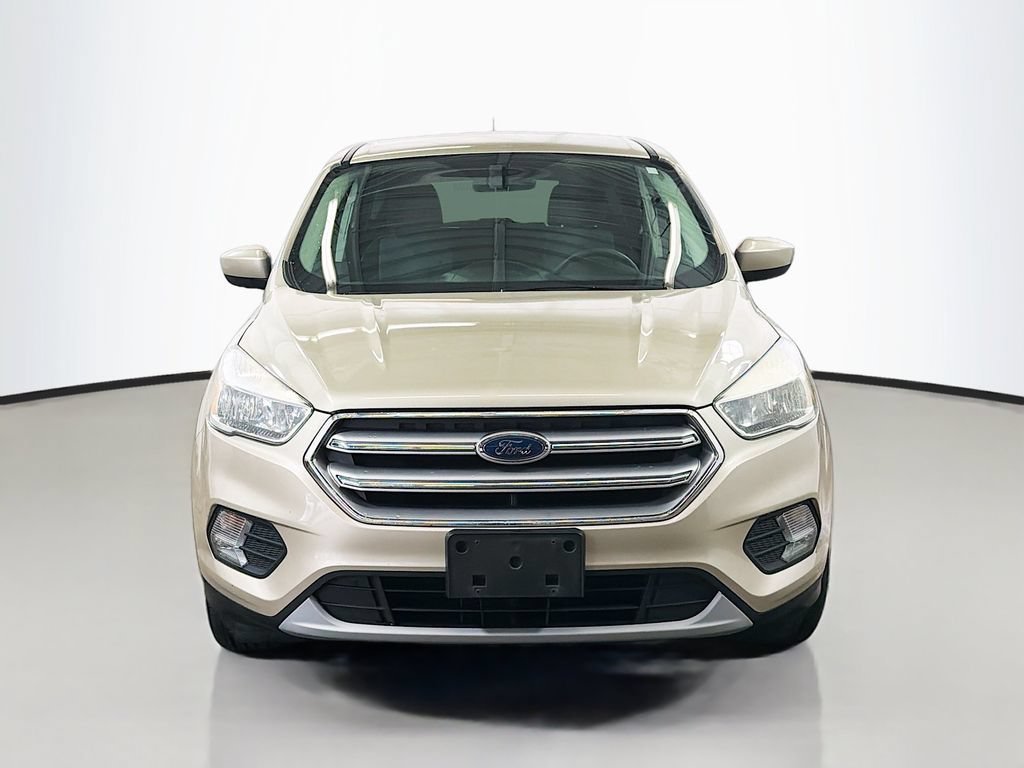 Used 2017 Ford Escape SE w/ SE Cold Weather Package FWD image 2