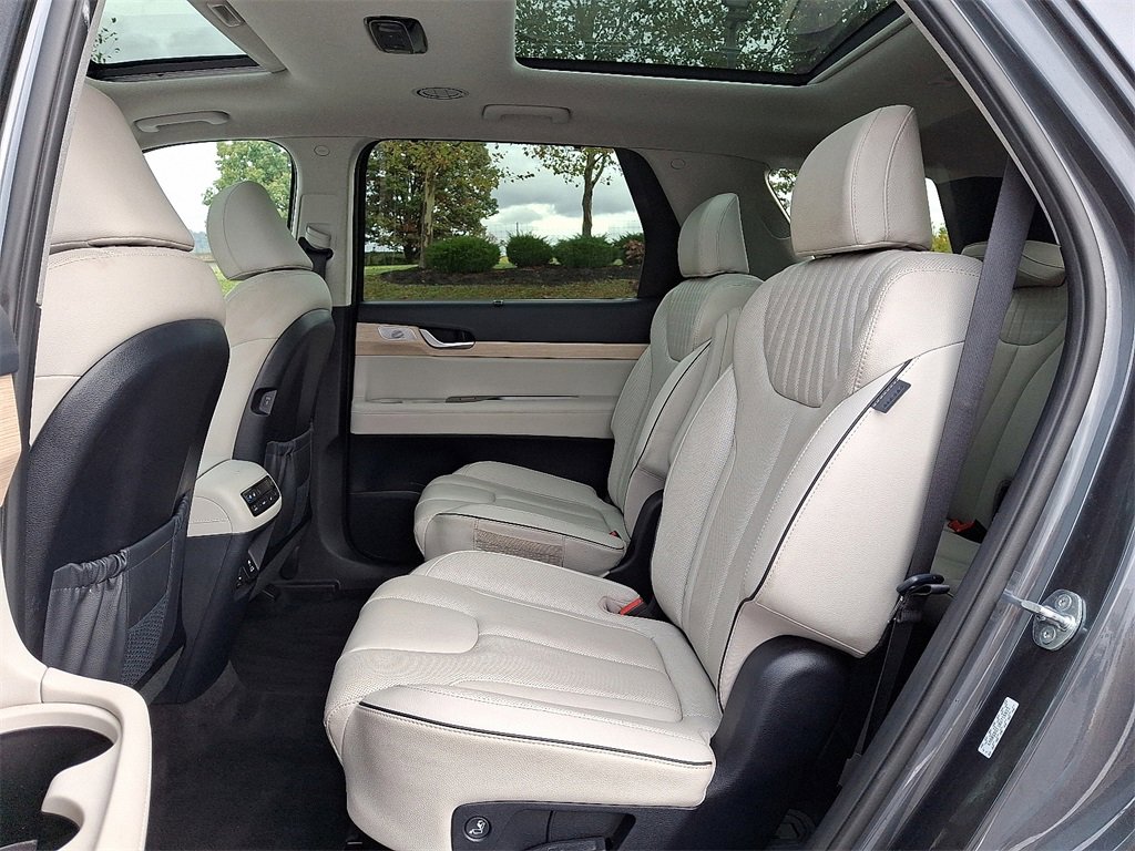 Used 2024 Hyundai Palisade Limited image 13