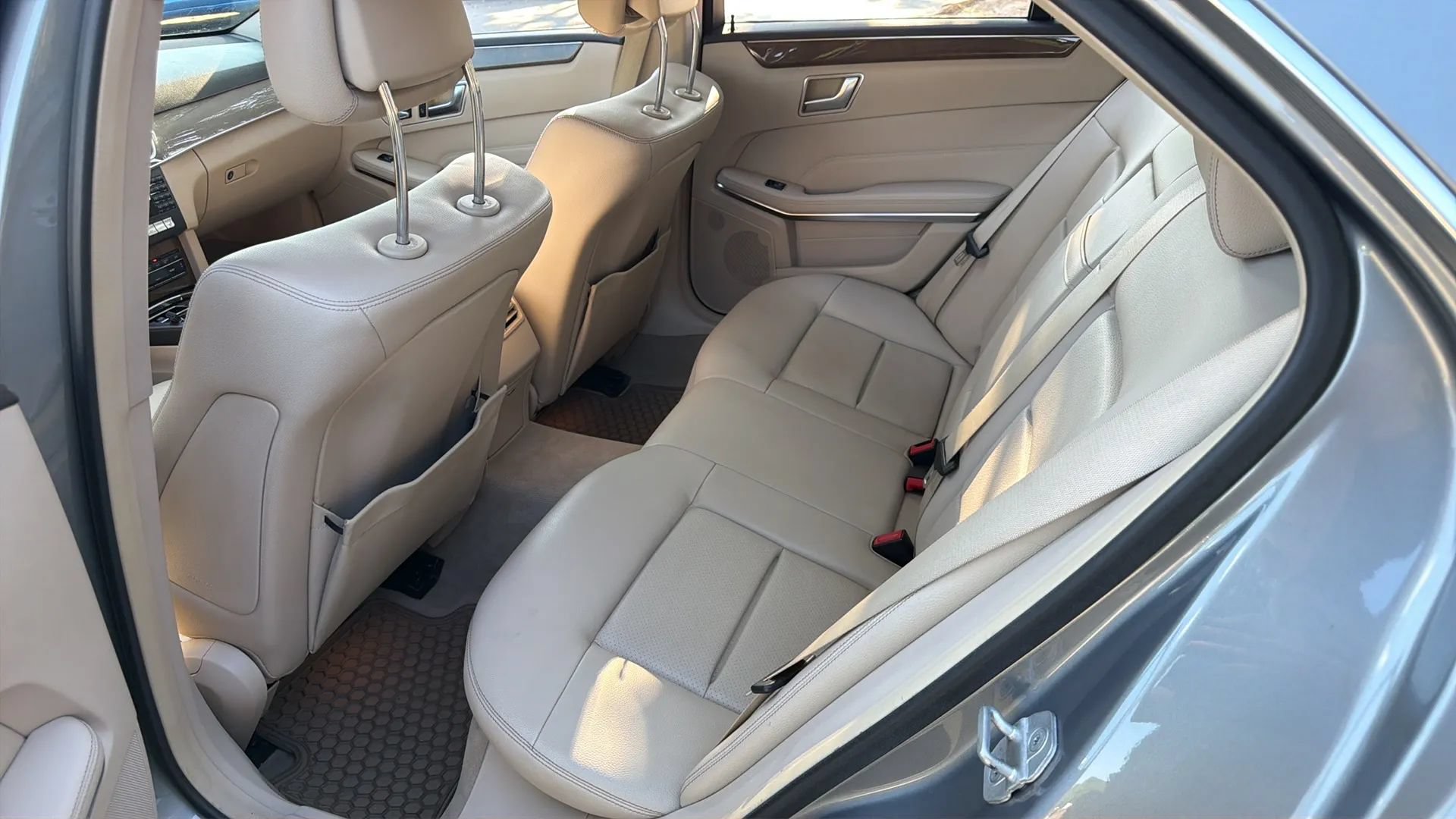 Used 2014 Mercedes-Benz E 350 4MATIC Sedan image 16