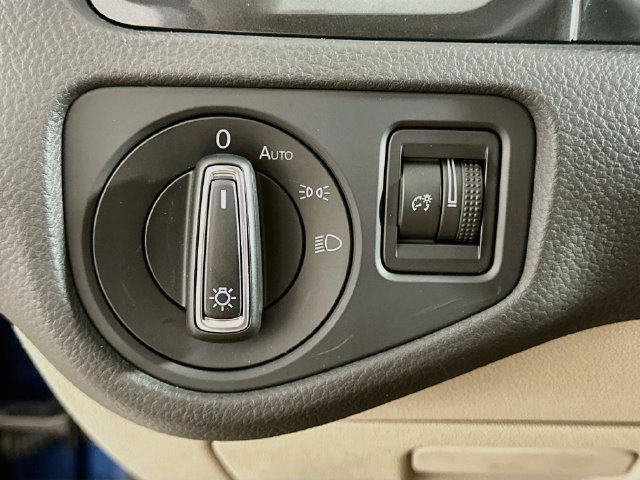 Used 2021 Volkswagen Golf 4-Door FWD image 20
