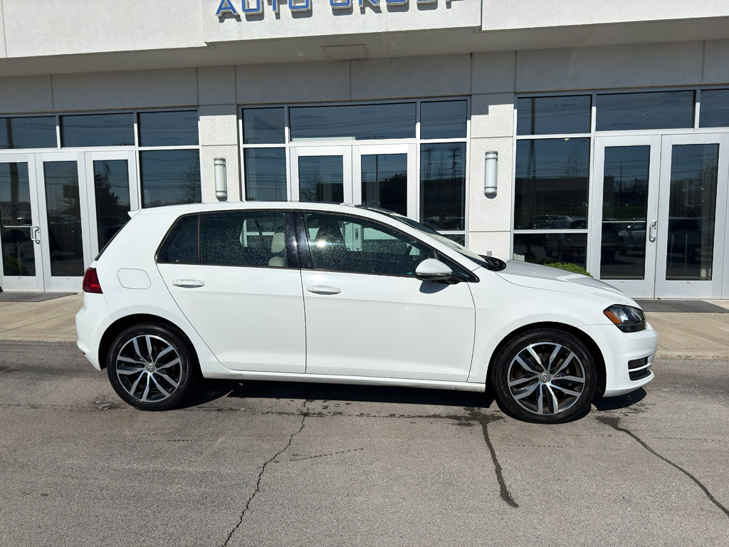 Used 2016 Volkswagen Golf SE w/ Lighting Package image 2