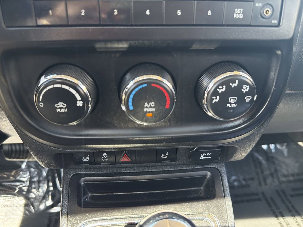 Used 2014 Jeep Patriot High Altitude FWD image 18