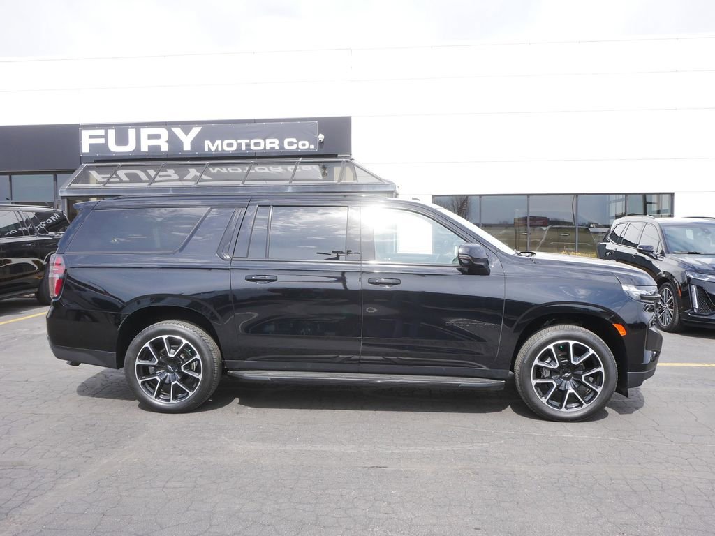 Used 2024 Chevrolet Suburban RST w/ Luxury Package AWD/4WD image 1