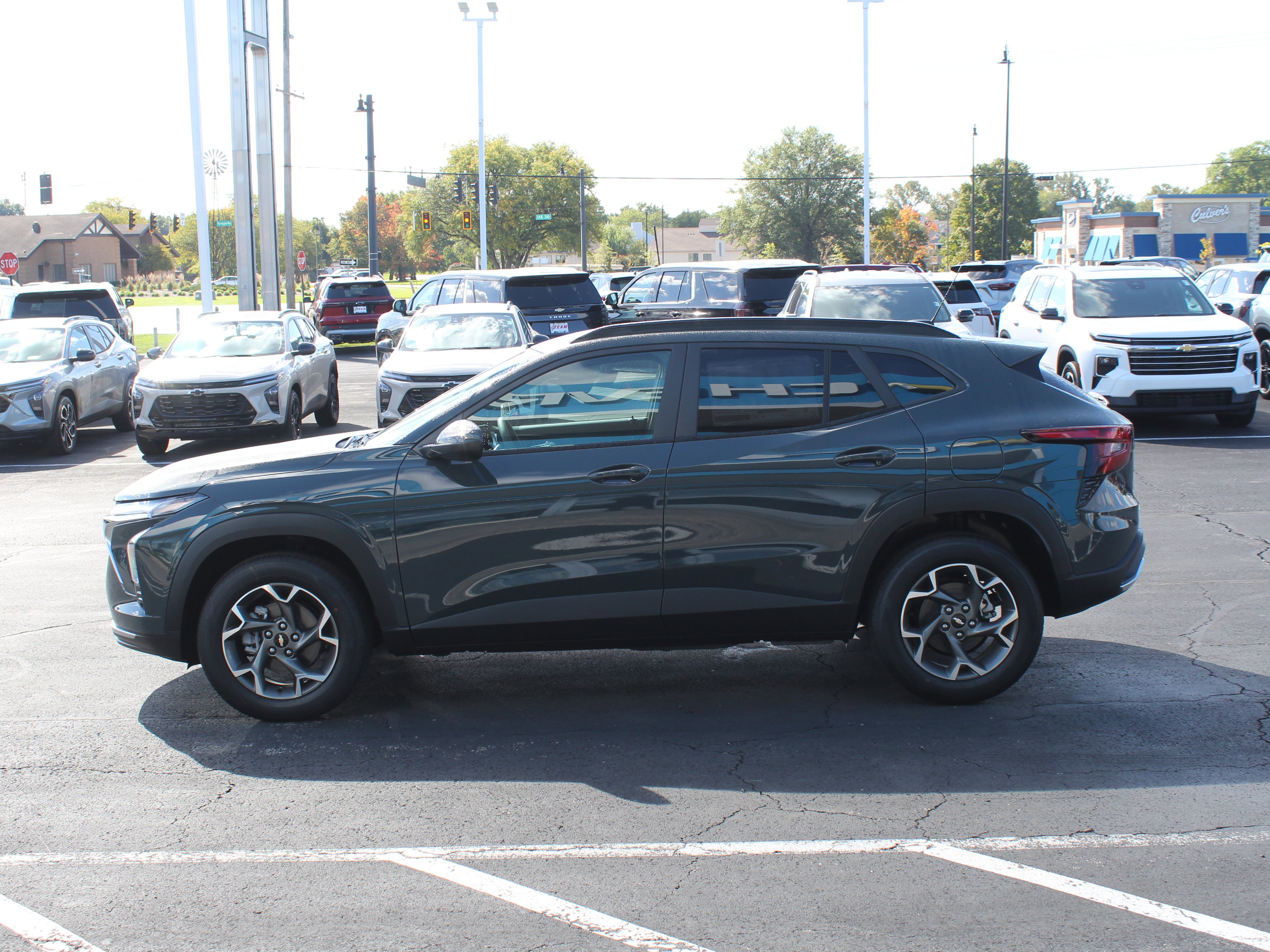 New 2026 Chevrolet Trax LT FWD image 8