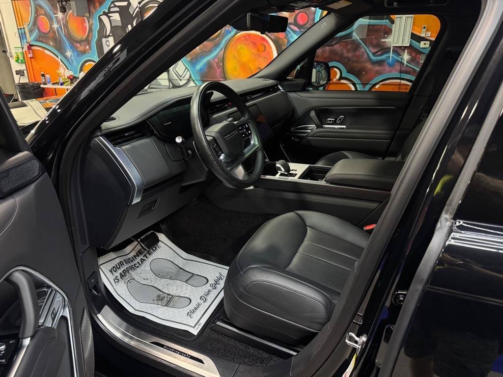 Used 2025 Land Rover Range Rover Long Wheelbase Autobiography AWD/4WD image 11