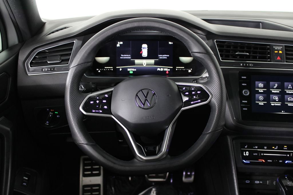 Used 2022 Volkswagen Tiguan SE R-Line image 8