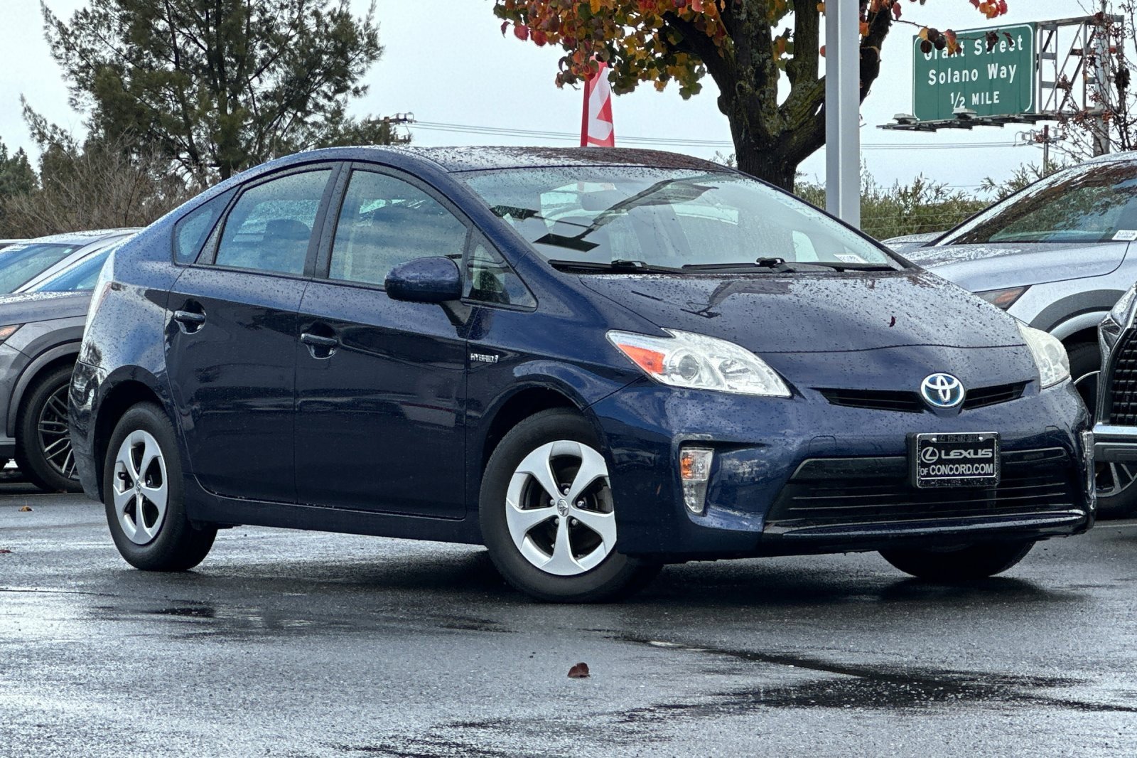 Used 2014 Toyota Prius Three image 2