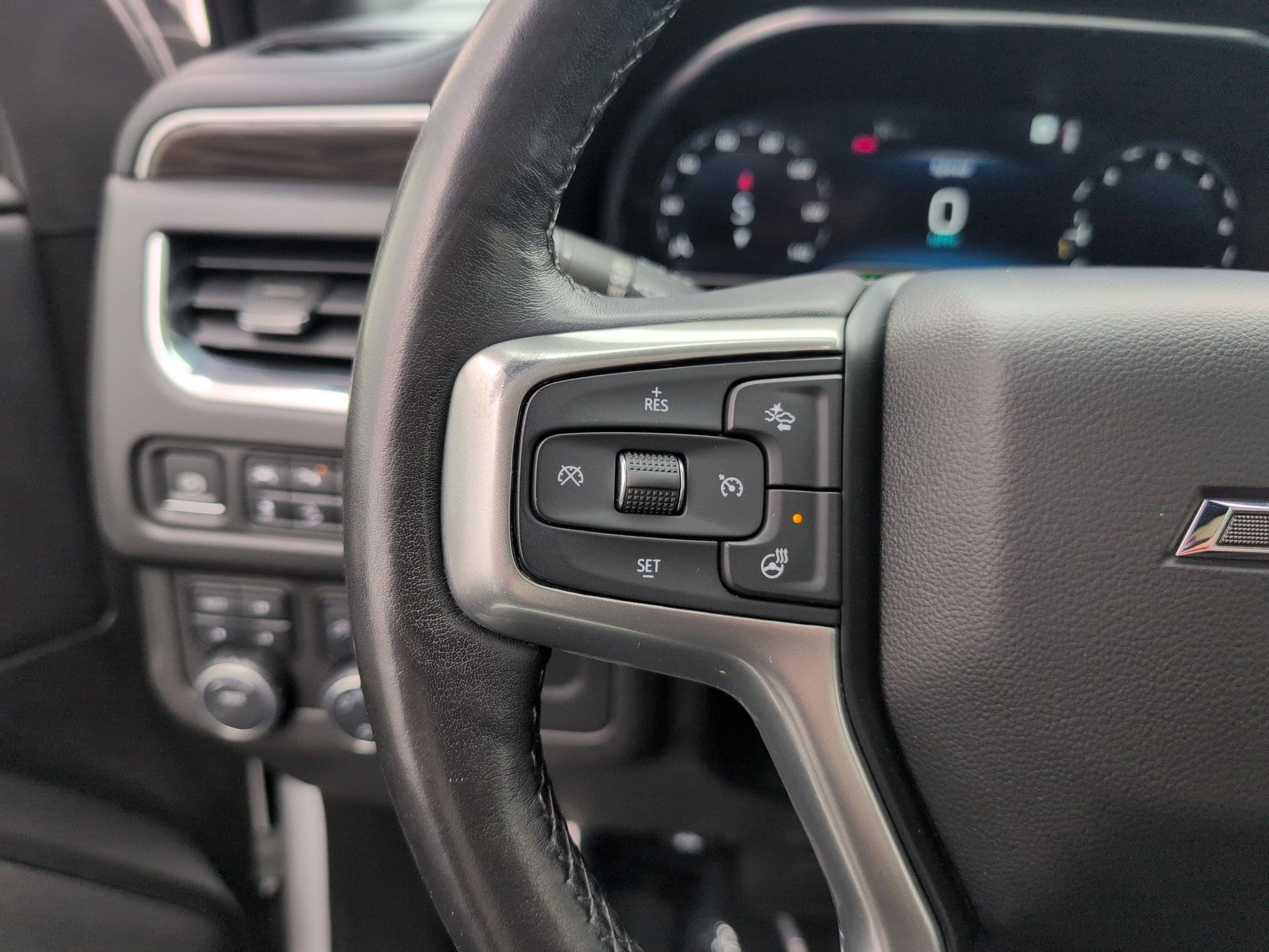 Used 2022 Chevrolet Tahoe Z71 w/ Luxury Package AWD/4WD image 18