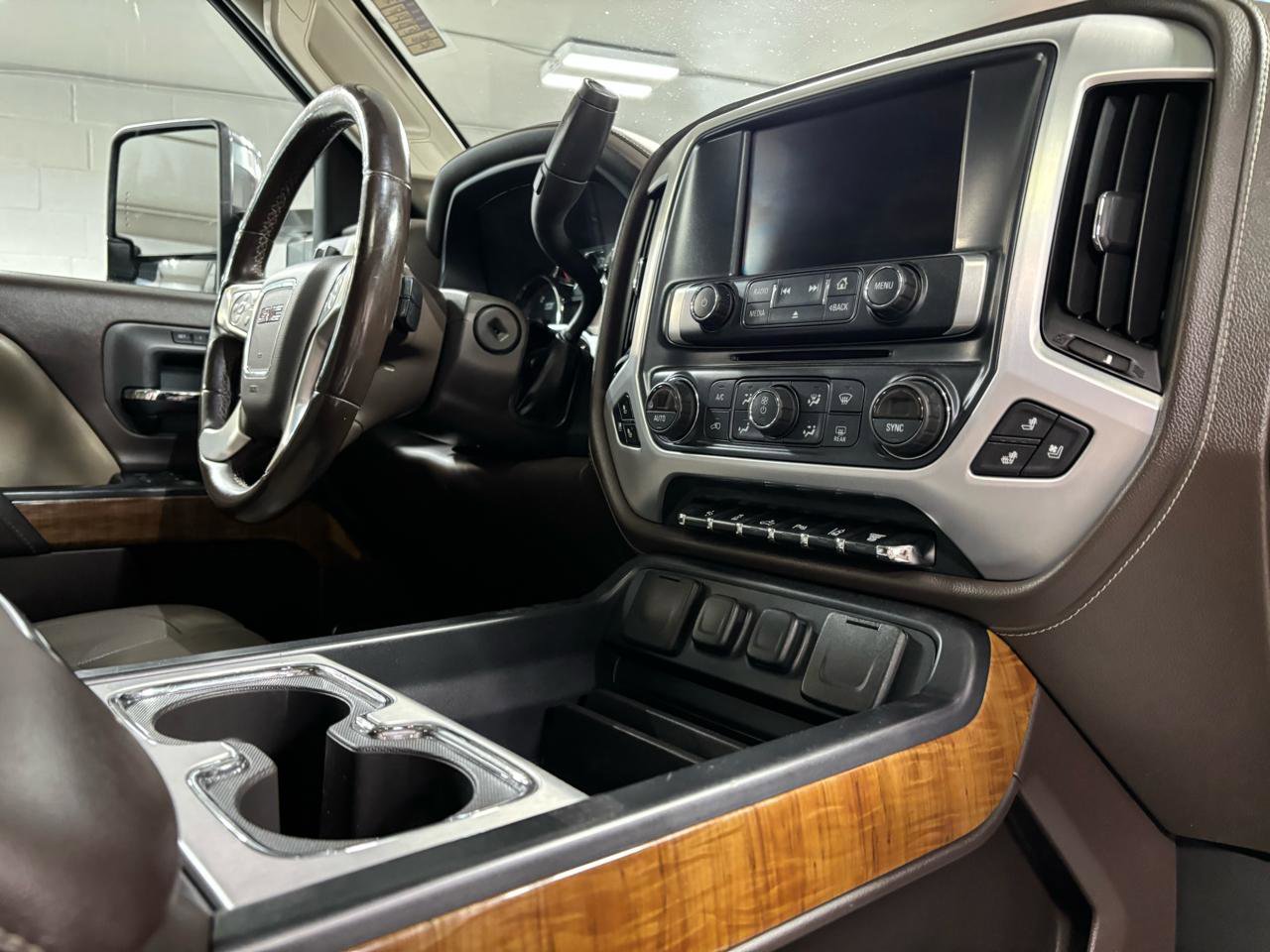 Used 2016 GMC Sierra 2500 SLT w/ Duramax Plus Package AWD/4WD image 15