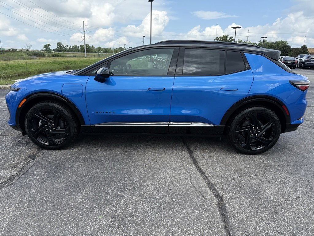 New 2025 Chevrolet Equinox EV RS image 4