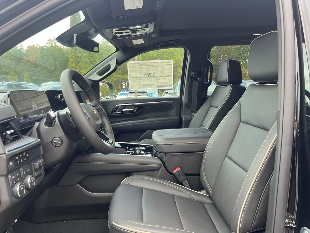 New 2026 Chevrolet Suburban Premier w/ Sun And Tow Package AWD/4WD image 14