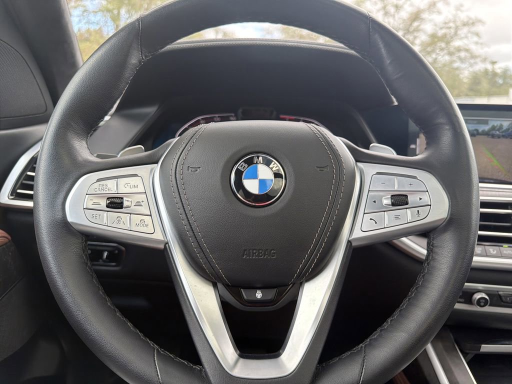 Used 2022 BMW X7 xDrive40i w/ Executive Package image 29