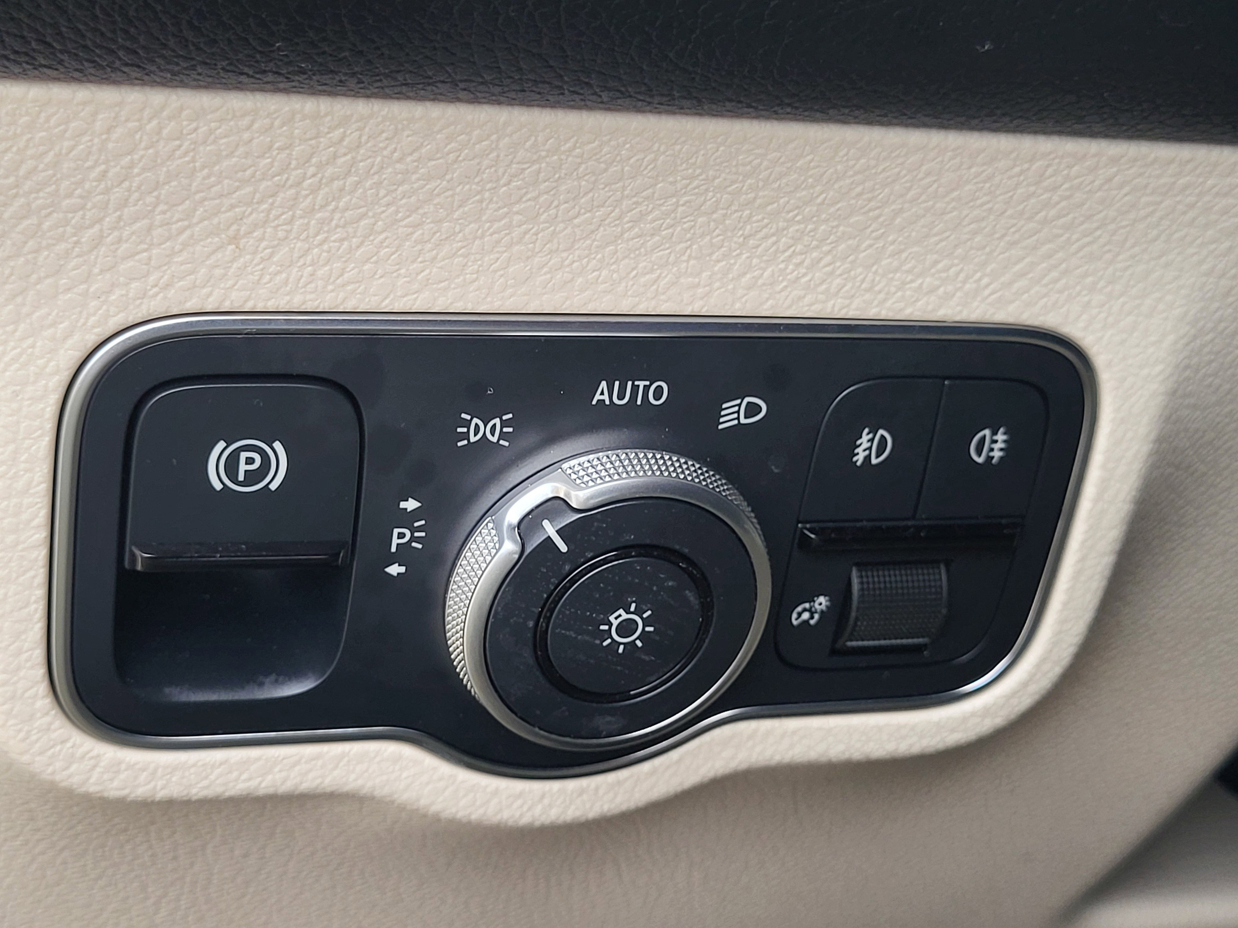 Used 2021 Mercedes-Benz GLB 250 GLB 250 image 25